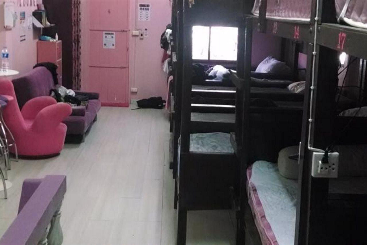 Wild & Wandering Backpacker Hostel & Bar Haad Rin Dış mekan fotoğraf