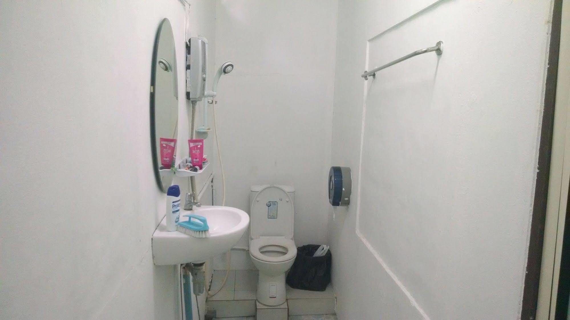 Wild & Wandering Backpacker Hostel & Bar Haad Rin Dış mekan fotoğraf