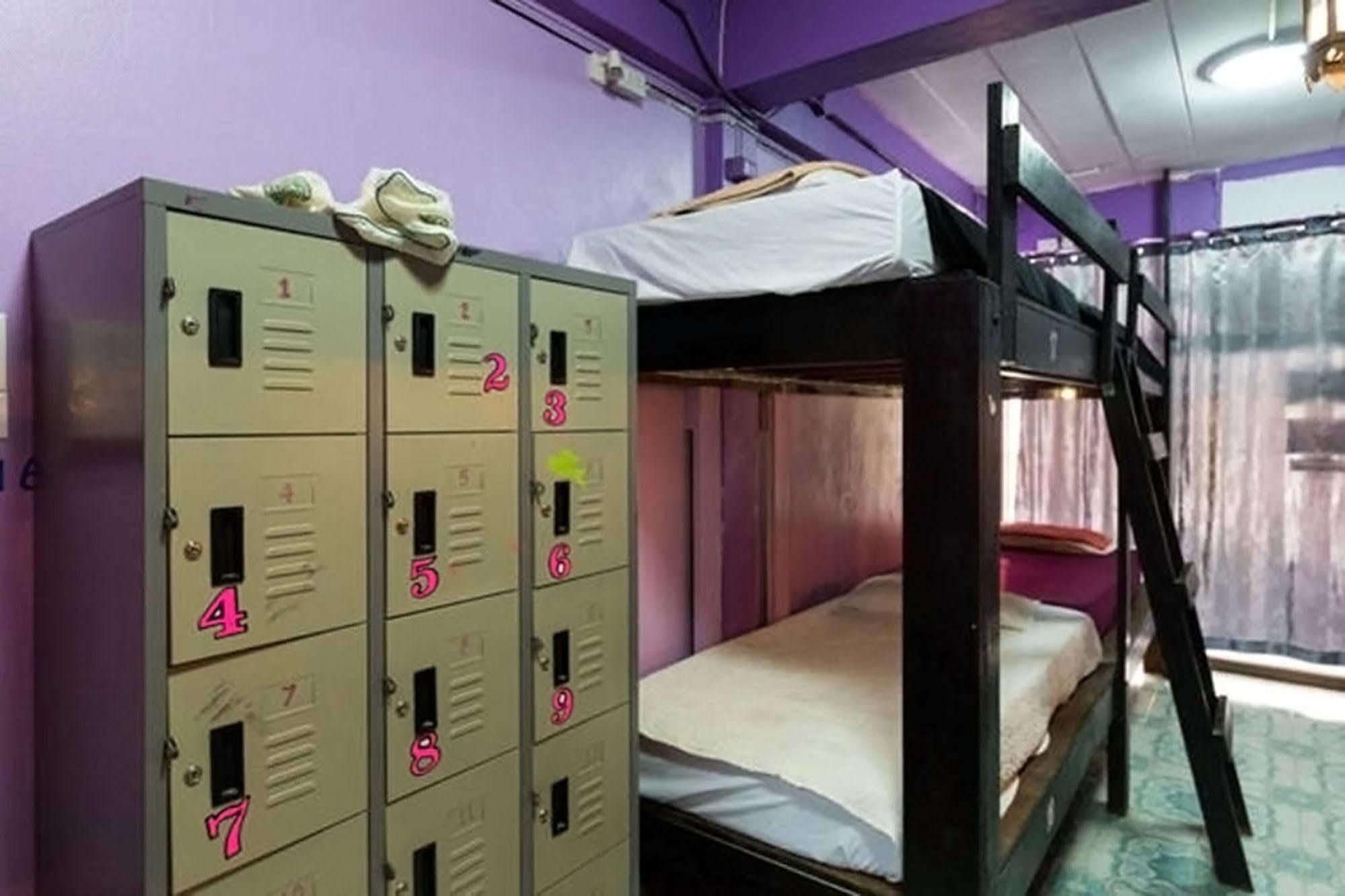 Wild & Wandering Backpacker Hostel & Bar Haad Rin Dış mekan fotoğraf